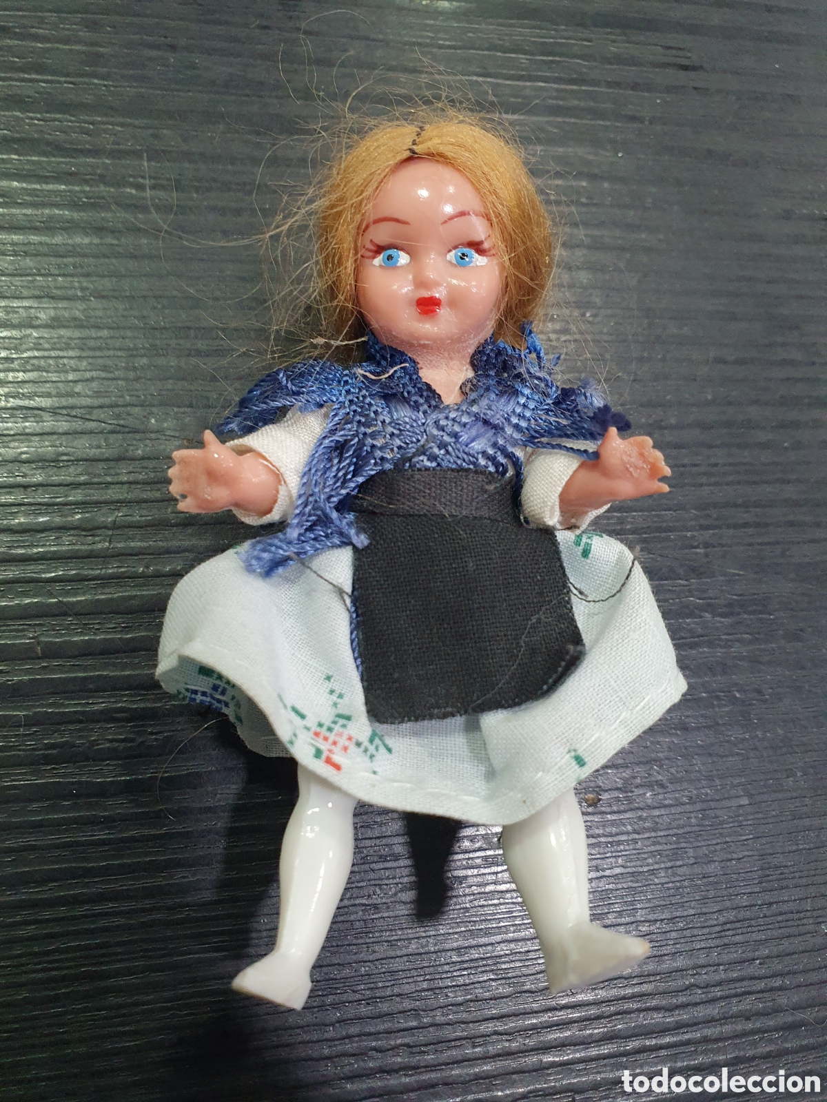 Mu&ntilde;ecas celuloide: Antigua mu&ntilde;eca en celuloide con traje original. (L38) - Foto 1