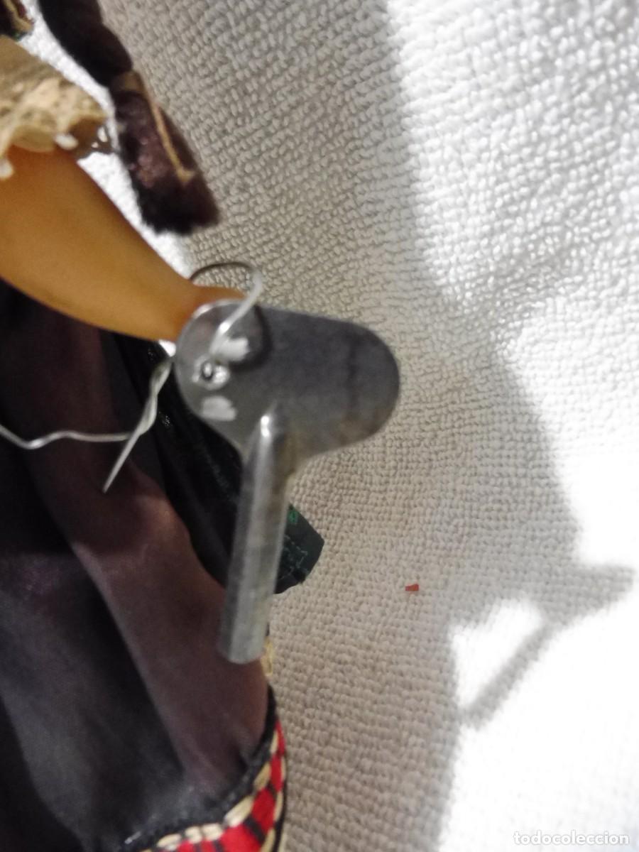 Mu&ntilde;ecas celuloide: Antigua mu&ntilde;eca alemana de celuloide a cuerda funcionando con llave 23 cm - Foto 5