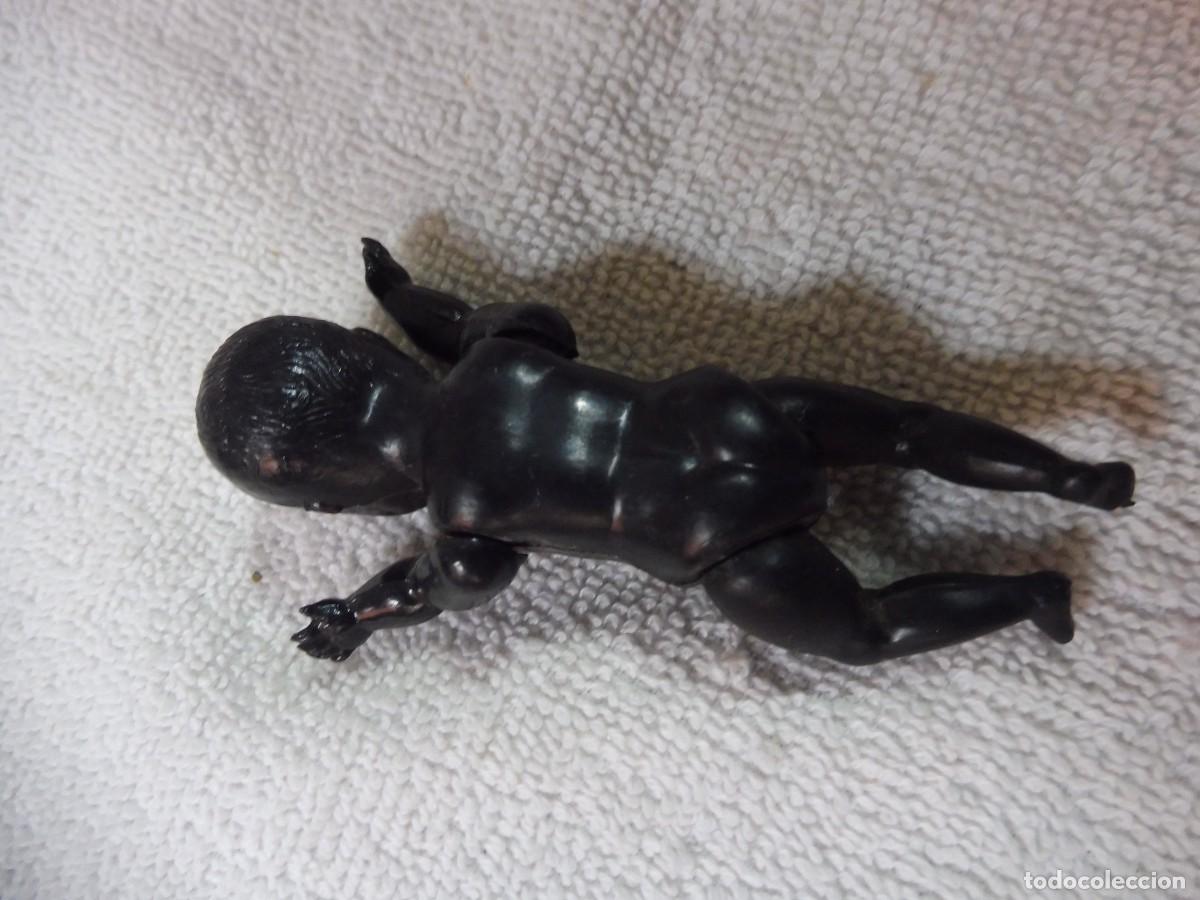 Mu&ntilde;ecas celuloide: Mu&ntilde;eca beb&eacute; celuloide o pl&aacute;stico duro negro 8 cm de alto sin marca - Foto 3