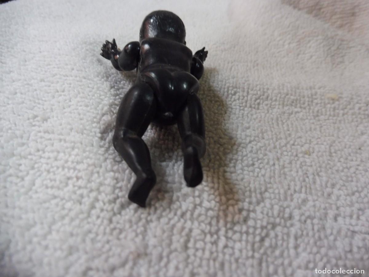 Mu&ntilde;ecas celuloide: Mu&ntilde;eca beb&eacute; celuloide o pl&aacute;stico duro negro 8 cm de alto sin marca - Foto 4