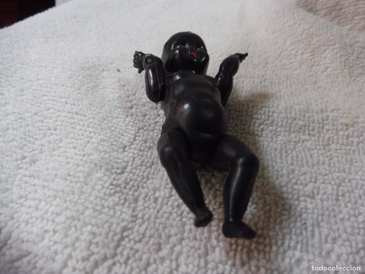 Mu&ntilde;ecas celuloide: Mu&ntilde;eca beb&eacute; celuloide o pl&aacute;stico duro negro 8 cm de alto sin marca - Foto 5