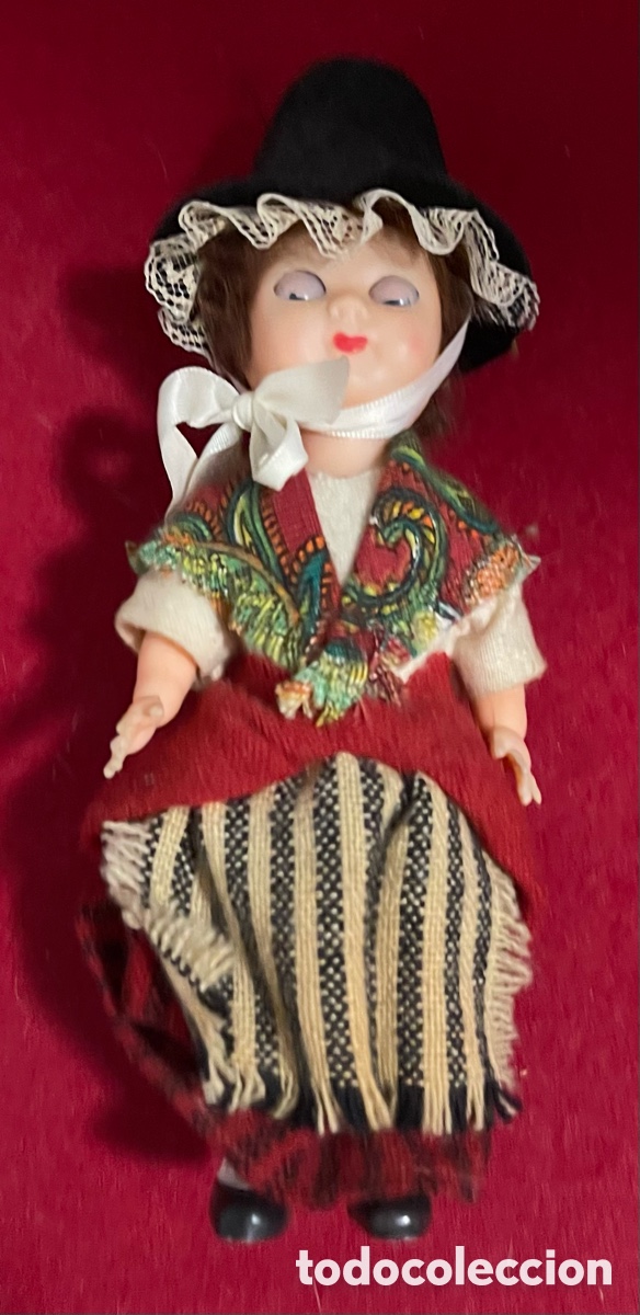 Mu&ntilde;ecas celuloide: Antigua Mu&ntilde;eca regional europea en celuloide. A&ntilde;os 60 - Foto 3