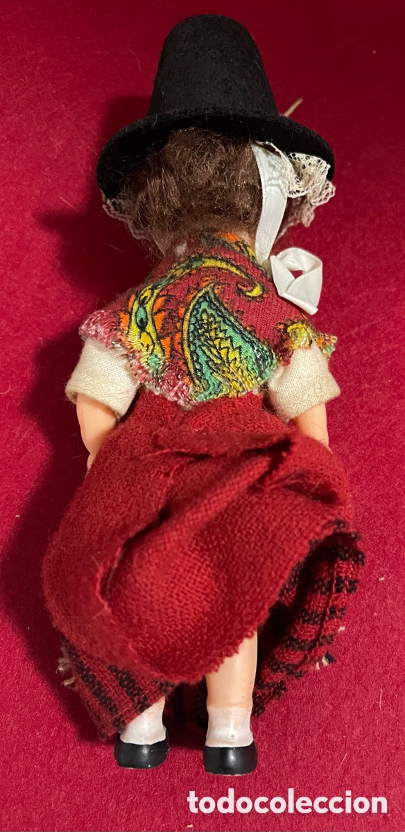 Mu&ntilde;ecas celuloide: Antigua Mu&ntilde;eca regional europea en celuloide. A&ntilde;os 60 - Foto 4
