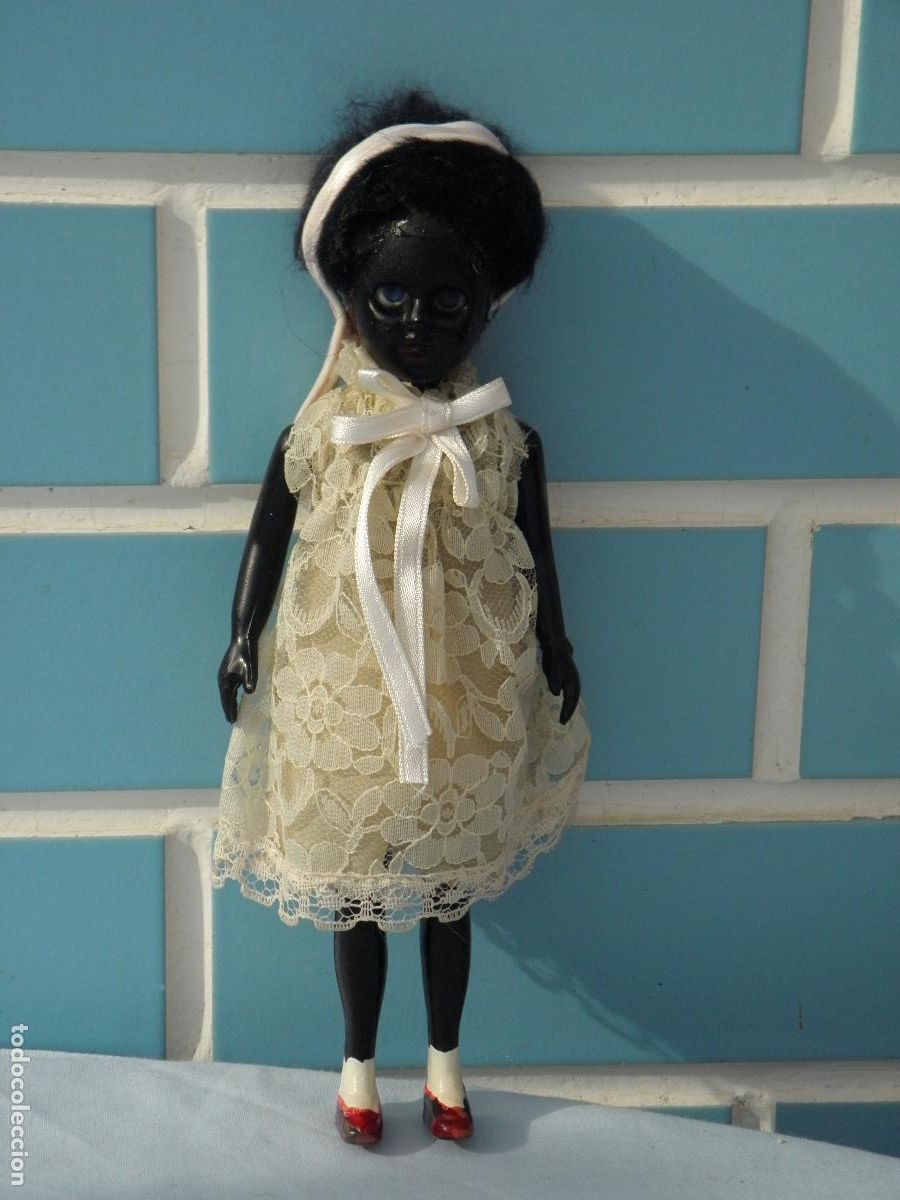 Mu&ntilde;ecas celuloide: Antigua mu&ntilde;eca negra de celuloide con ojos durmientes - Foto 1