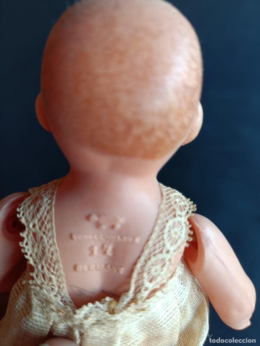 Mu&ntilde;ecas celuloide: Mu&ntilde;eca antigua de celuloide vestida - Foto 3
