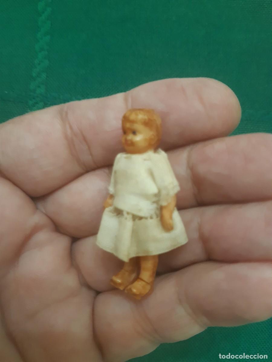 Mu&ntilde;ecas celuloide: Peque&ntilde;a mu&ntilde;eca de celuloide pric&iacute;pio siglo XX. 4,5 cm - Foto 2