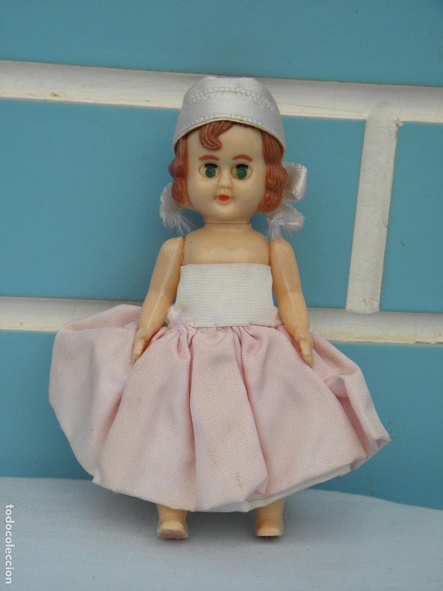 Mu&ntilde;ecas celuloide: Antigua mu&ntilde;eca peque&ntilde;a Pepe de celuloide, con vestido de gala - Foto 1