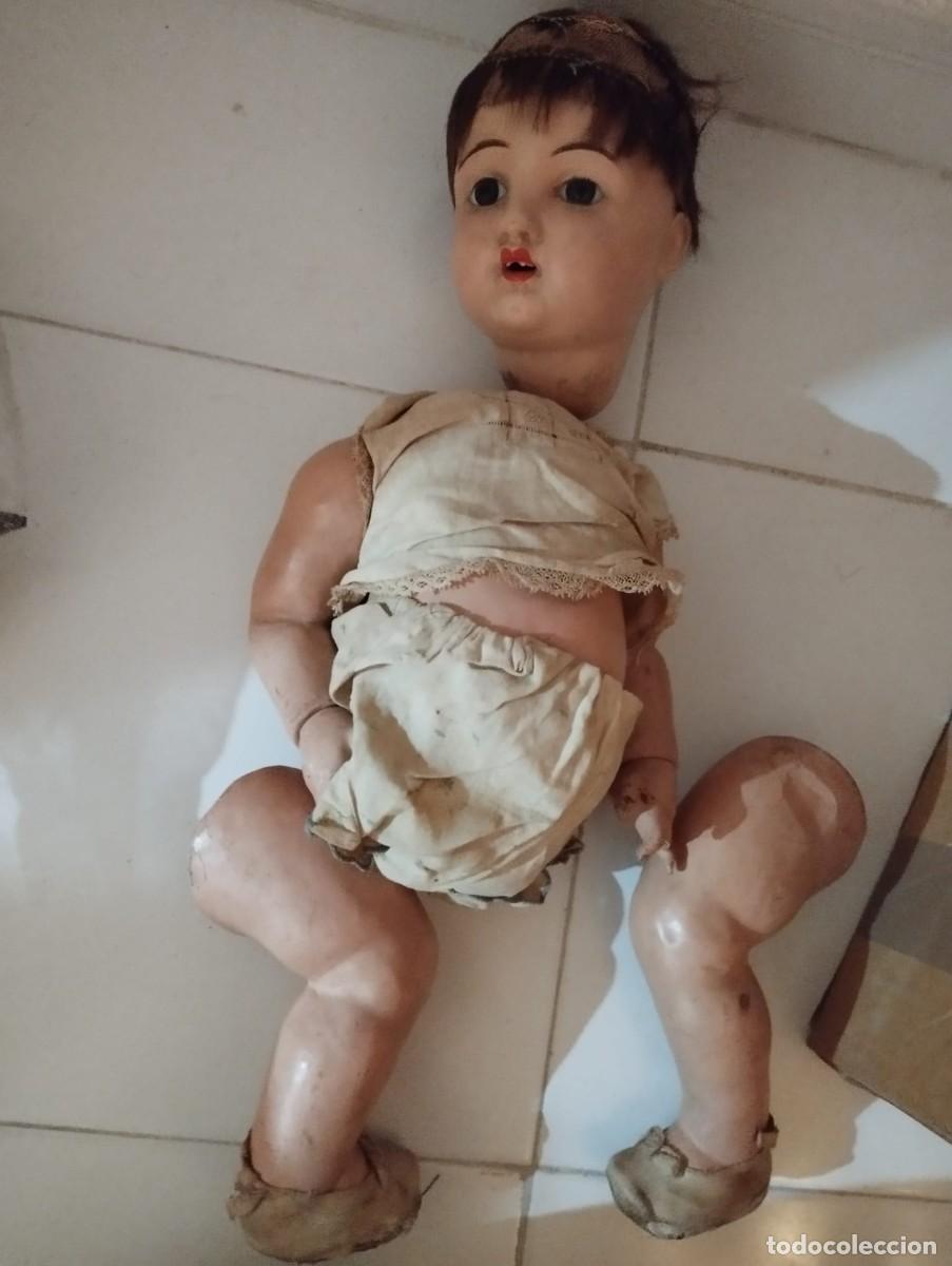 Mu&ntilde;ecas celuloide: Antiguo bebe de cart&oacute;n de 52 cm, desarmado - Foto 1