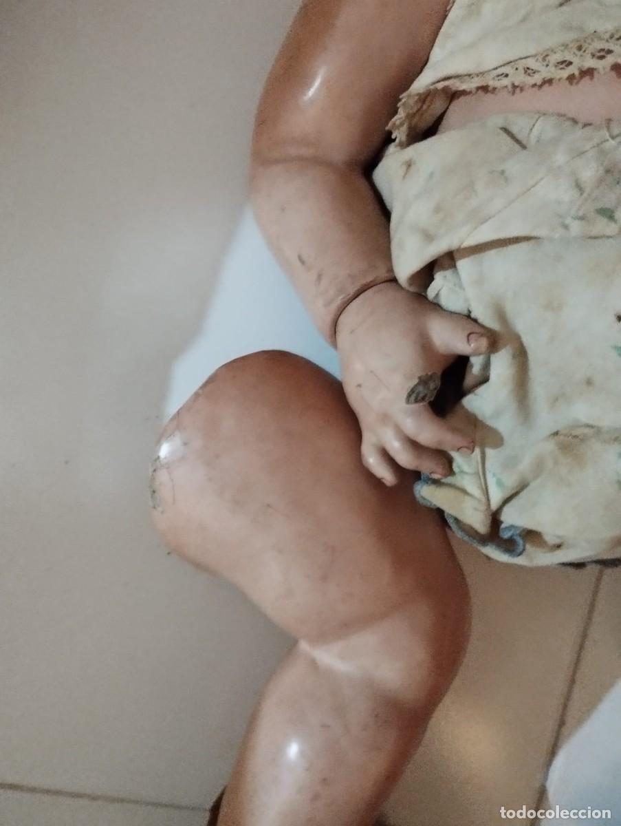 Mu&ntilde;ecas celuloide: Antiguo bebe de cart&oacute;n de 52 cm, desarmado - Foto 3