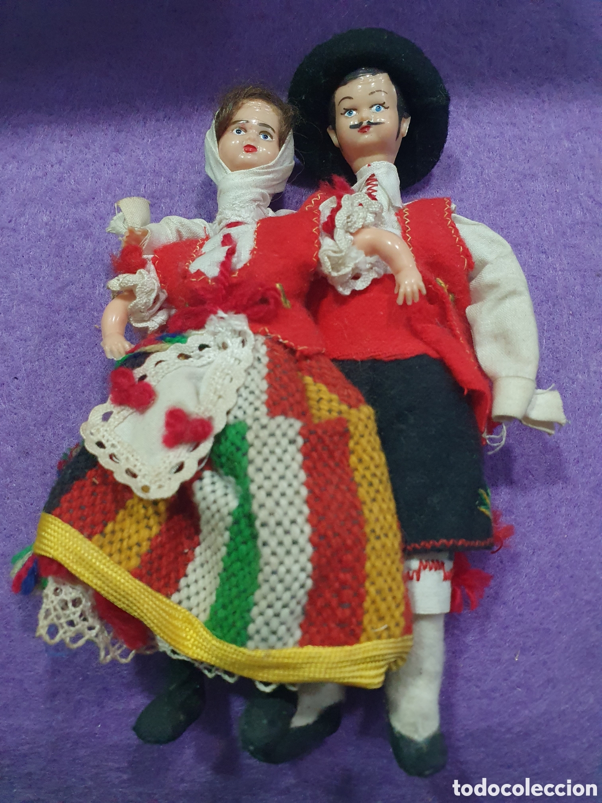 Mu&ntilde;ecas celuloide: Pareja de mu&ntilde;ecos de celuloide con traje regional. (L66) - Foto 1