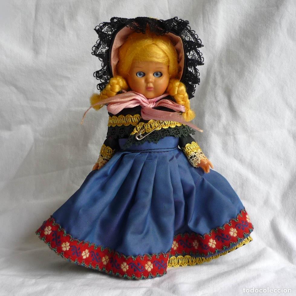 Mu&ntilde;ecas celuloide: Mu&ntilde;eca en celuloide ojos basculantes Dinamarca, rubia con coletas - Foto 1