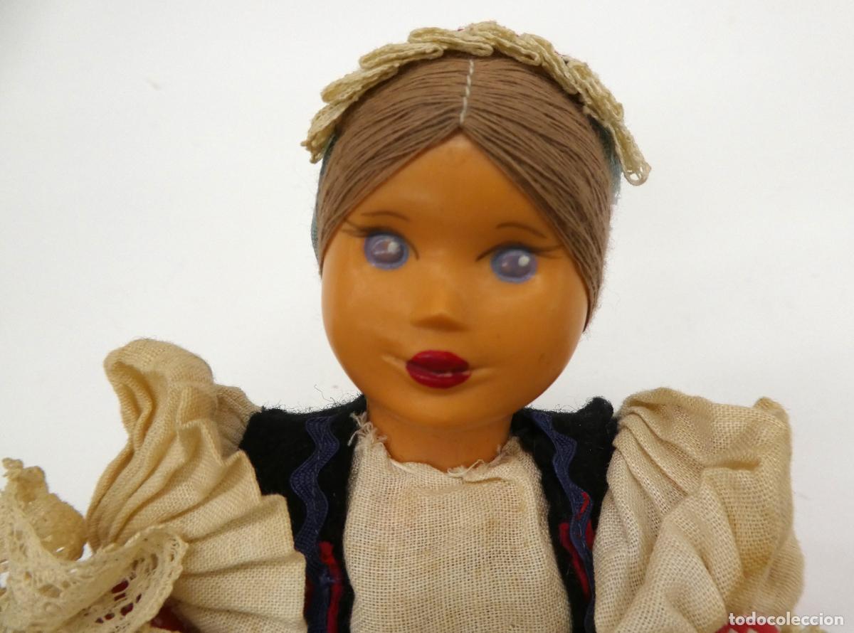 Mu&ntilde;ecas celuloide: Antigua mu&ntilde;eca tradicional de trapo, cabeza de celuloide, mide 23 cm. - Foto 2