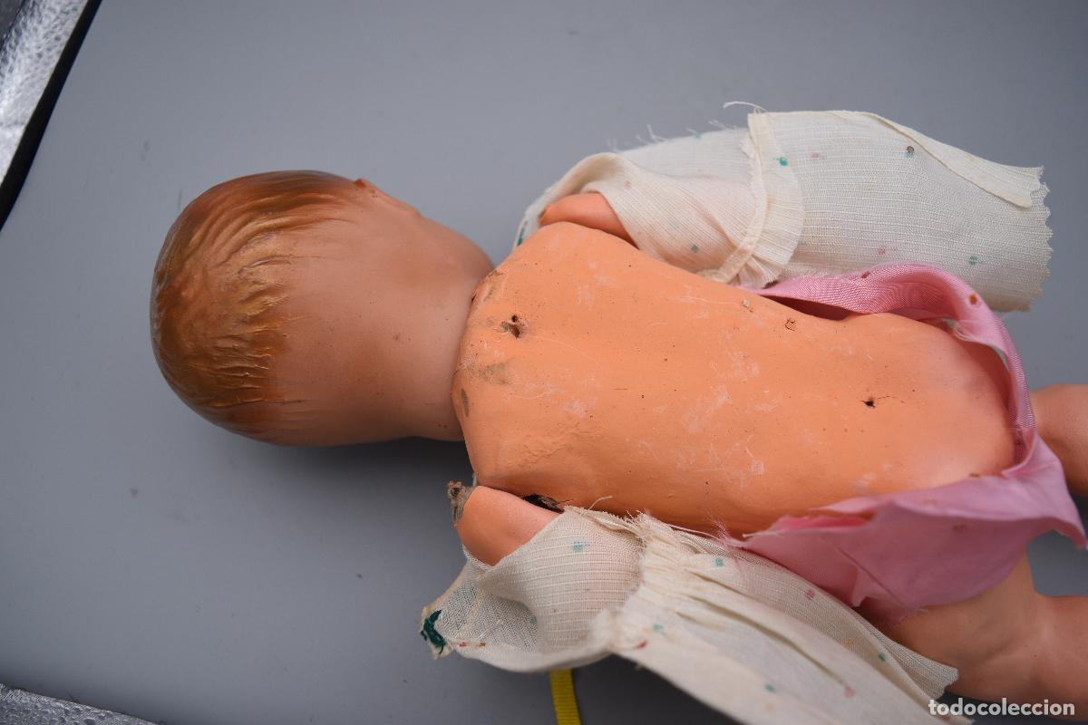 Mu&ntilde;ecas celuloide: Mu&ntilde;eca / beb&eacute; antiguo celuloide y composici&oacute;n, incorpora llor&oacute;n - Foto 8