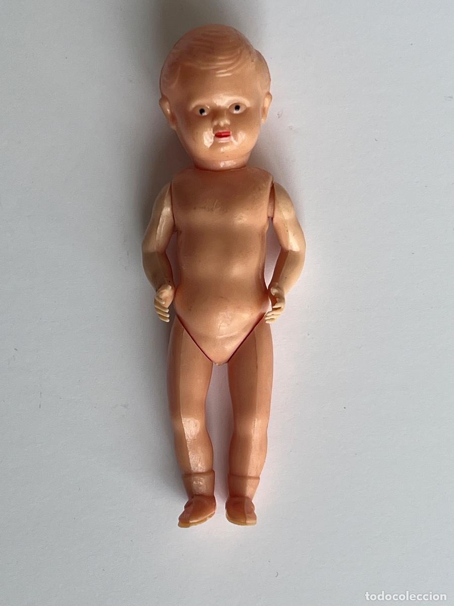 Mu&ntilde;ecas celuloide: Mu&ntilde;eco de celuloide antiguo de 9 cm - Foto 1
