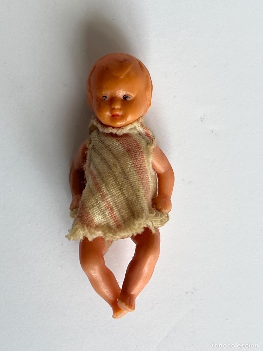 Mu&ntilde;ecas celuloide: Mu&ntilde;eco de celuloide antiguo de 5,5 cm - Foto 1
