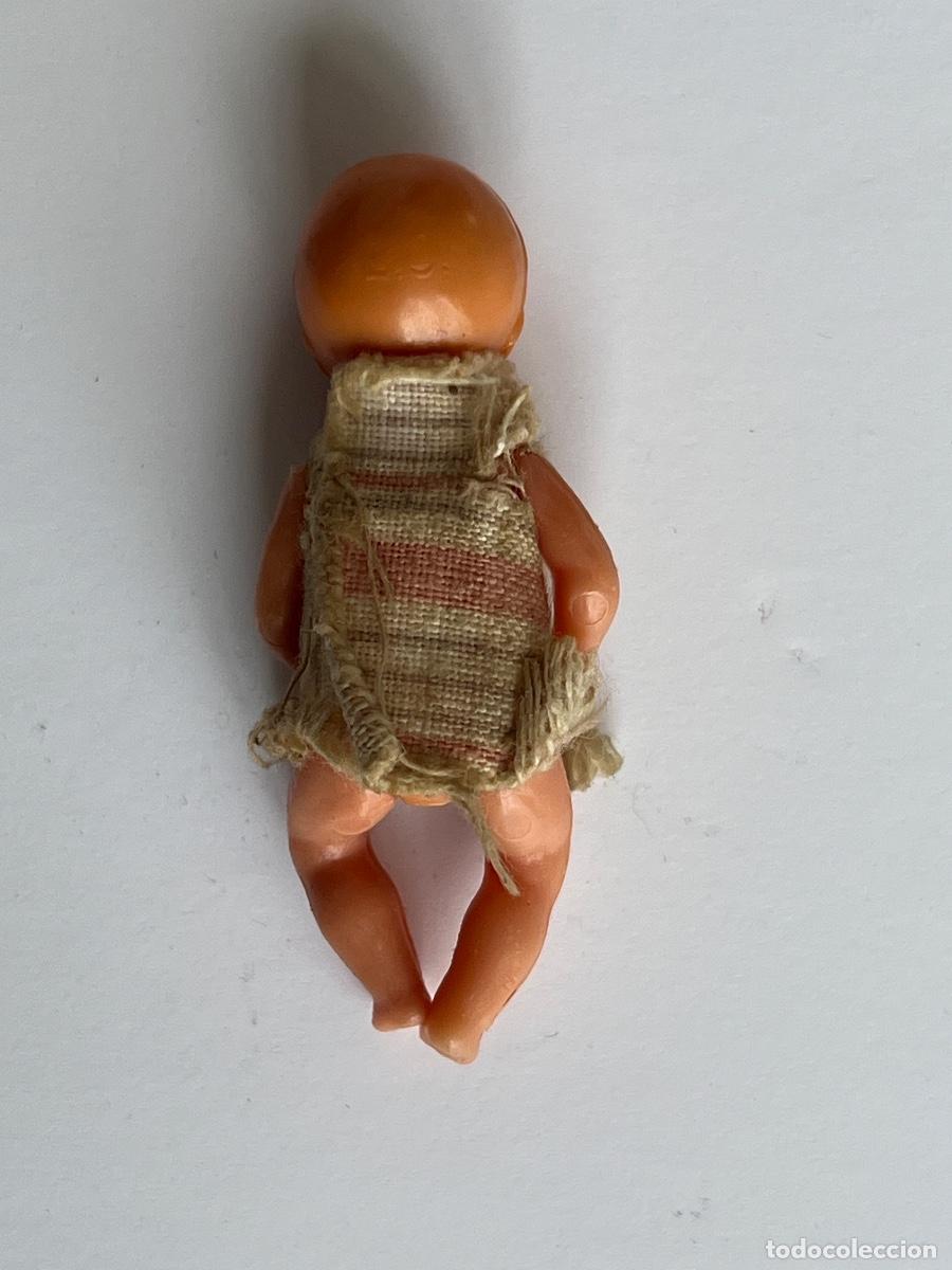 Mu&ntilde;ecas celuloide: Mu&ntilde;eco de celuloide antiguo de 5,5 cm - Foto 2