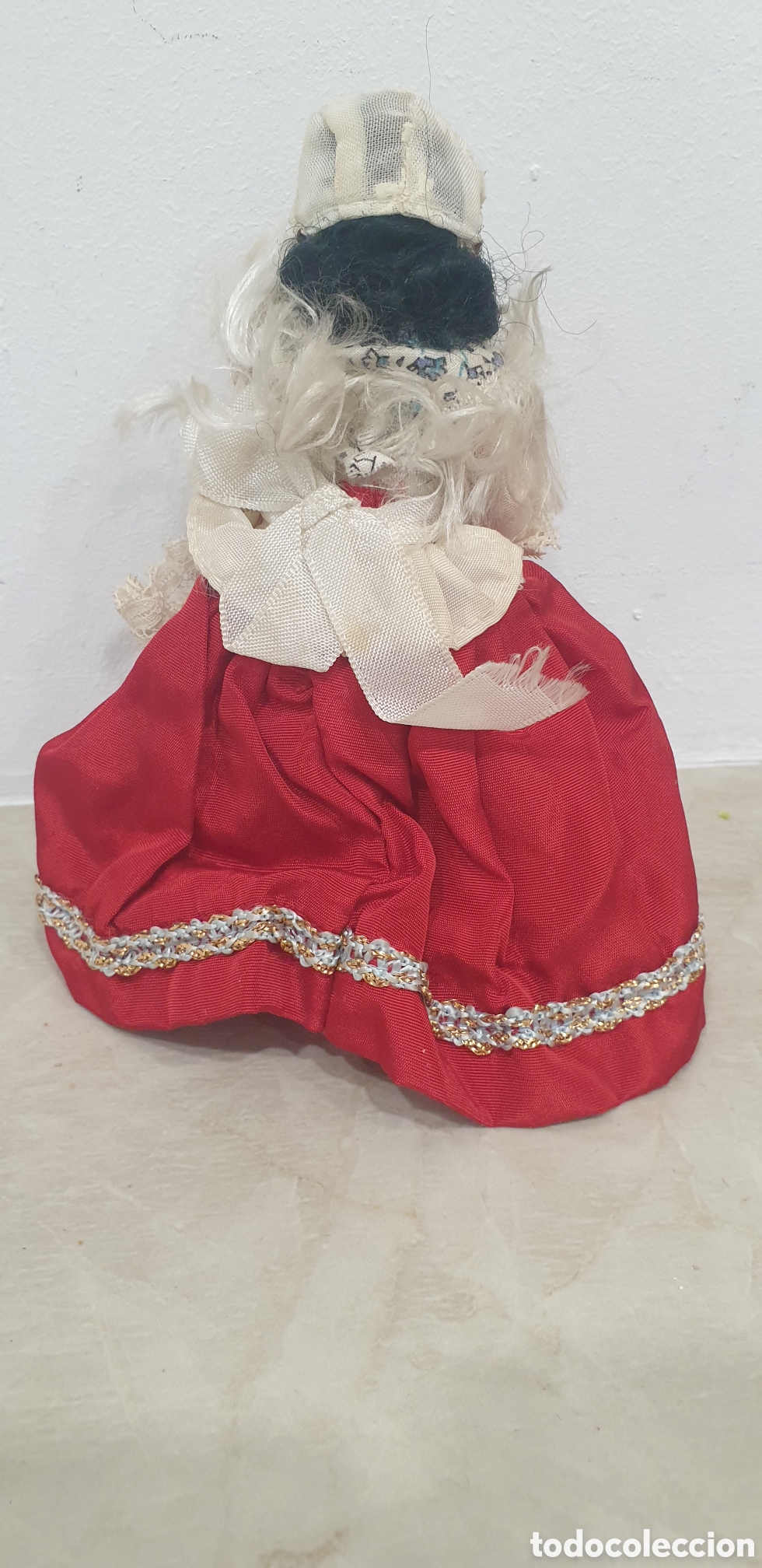 Mu&ntilde;ecas celuloide: Dos mu&ntilde;ecas antiguas de celuloide, traje t&iacute;pico europeo - Foto 4