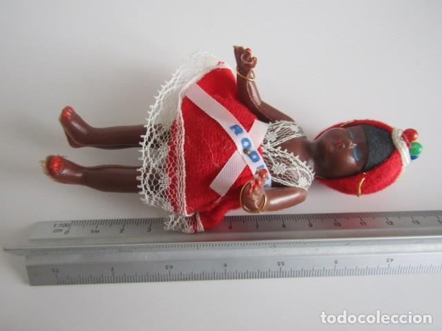Mu&ntilde;ecas celuloide: MU&Ntilde;ECA NEGRITA CELULOIDE O PLASTICO DURO CON ROPA ORIGINAL ROD TI 1970 - Foto 3