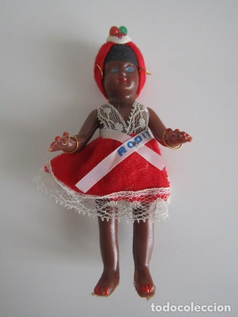 Mu&ntilde;ecas celuloide: MU&Ntilde;ECA NEGRITA CELULOIDE O PLASTICO DURO CON ROPA ORIGINAL ROD TI 1970 - Foto 1