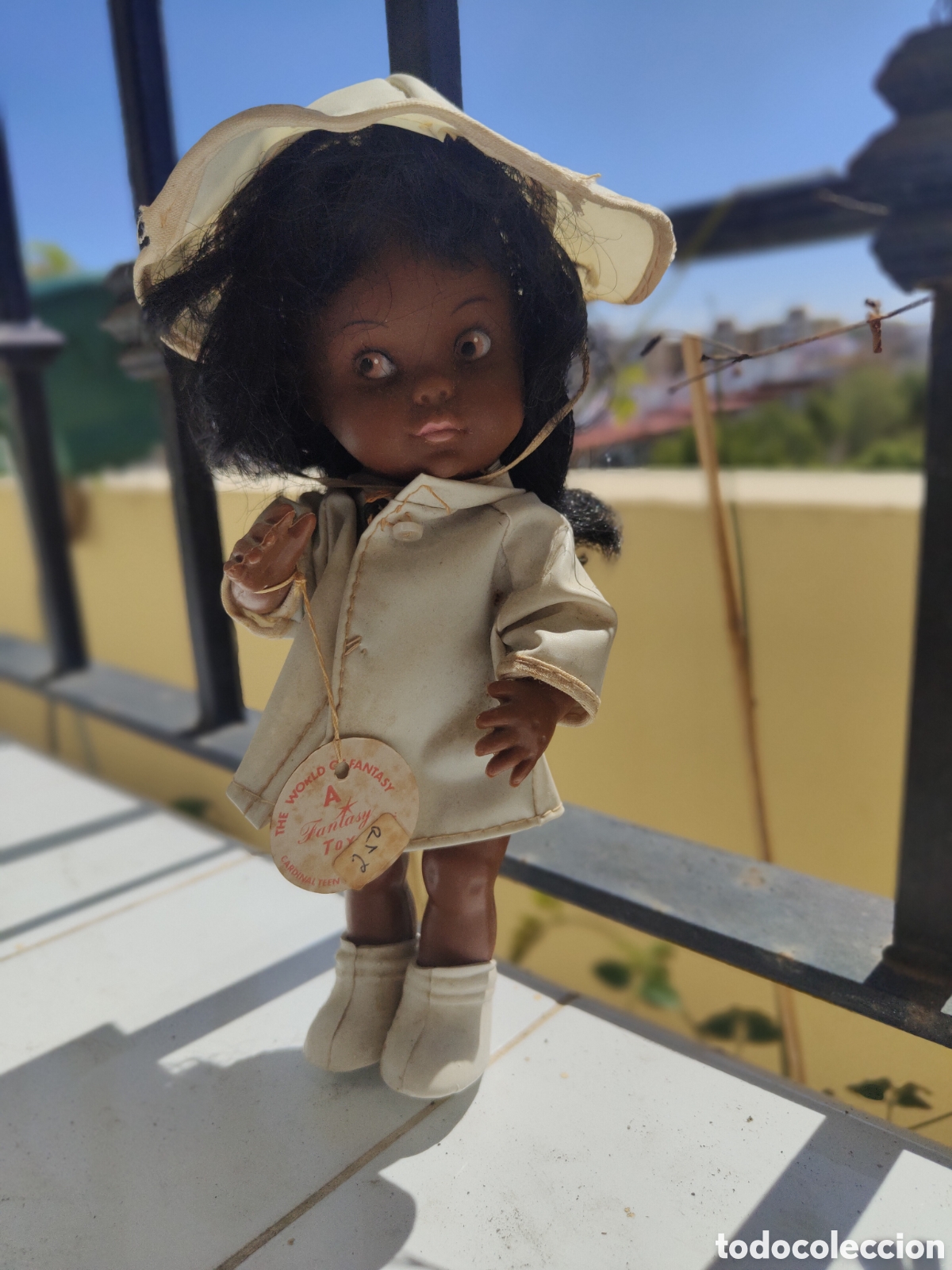 Mu&ntilde;ecas celuloide: ANTIGUA MU&Ntilde;ECA NEGRITA CON CHUBASQUERO Y GORRO - Foto 2
