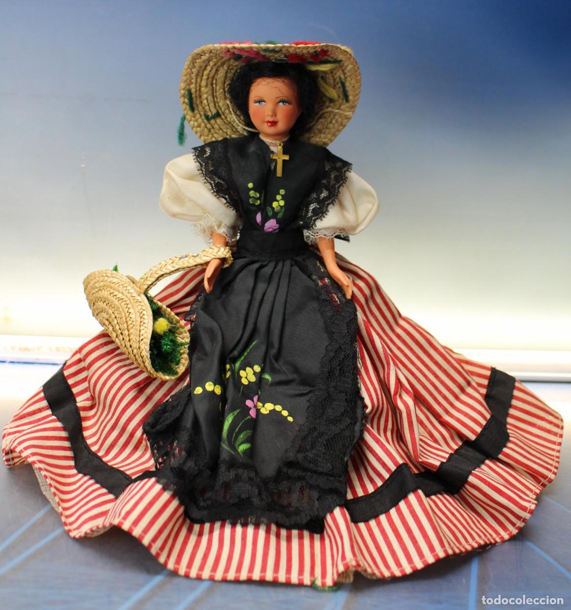 Mu&ntilde;ecas celuloide: 01. Antigua mu&ntilde;eca celuloide traje regional de Niza, Francia. - Foto 1