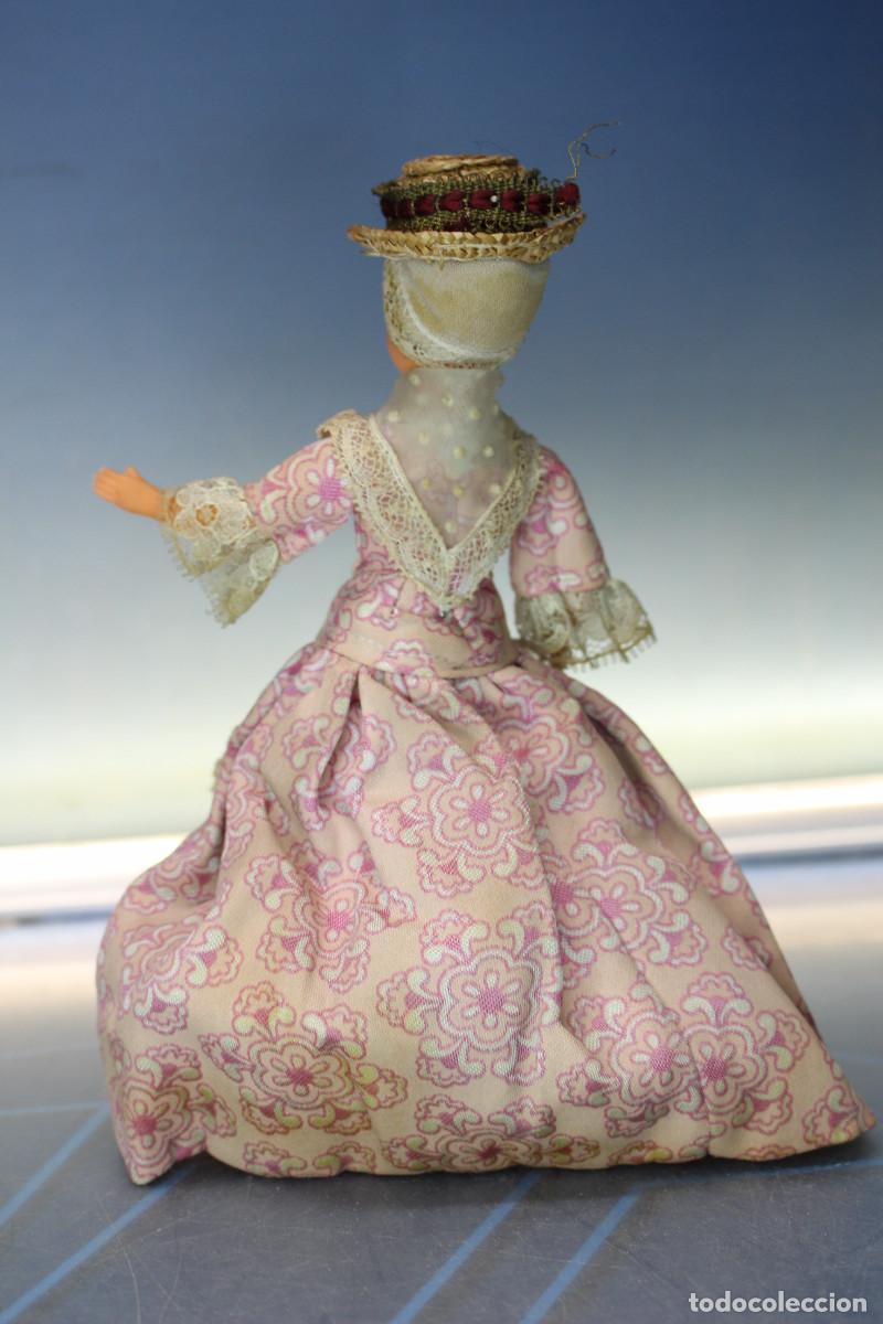 Mu&ntilde;ecas celuloide: 02. Antigua mu&ntilde;eca celuloide traje regional. - Foto 4