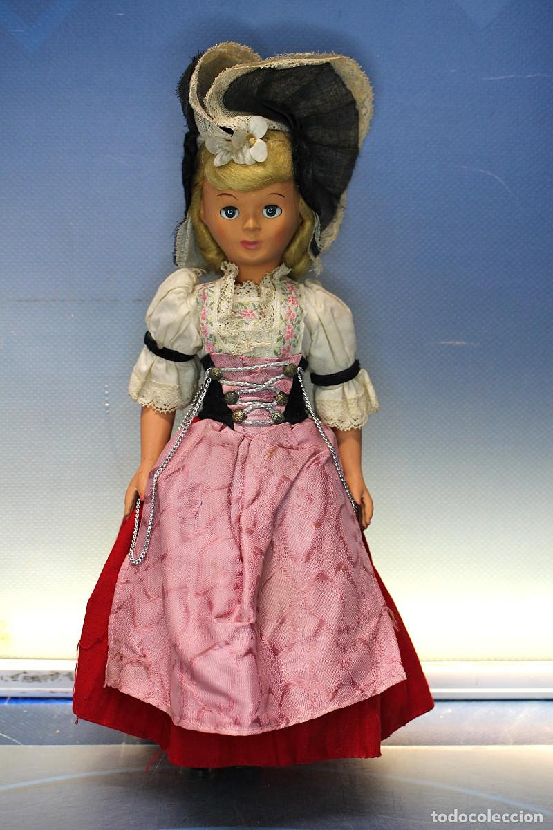 Mu&ntilde;ecas celuloide: 03. Antigua mu&ntilde;eca celuloide traje regional de Appenzell, Suiza. - Foto 1