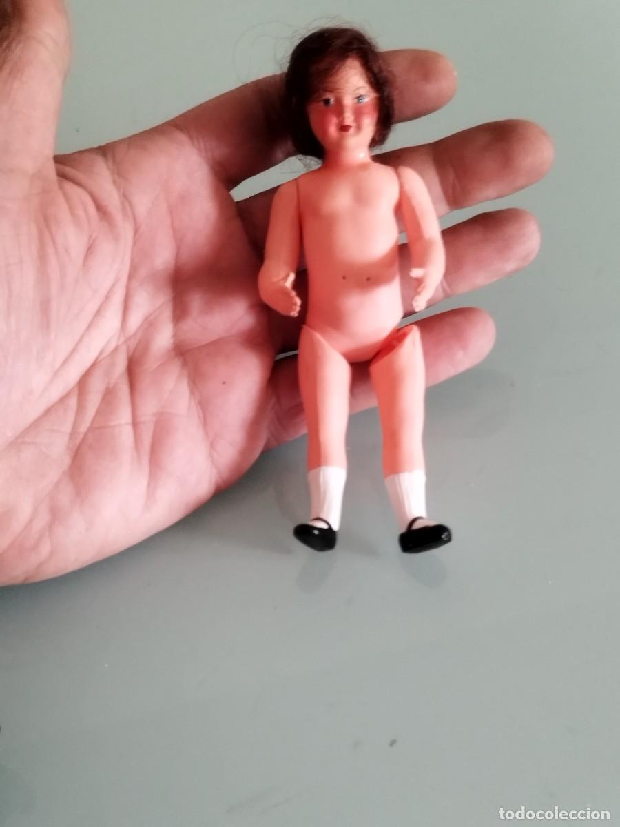 Mu&ntilde;ecas celuloide: Antigua peque&ntilde;a mu&ntilde;eca de celuloide francesa, con peluca. - Foto 1
