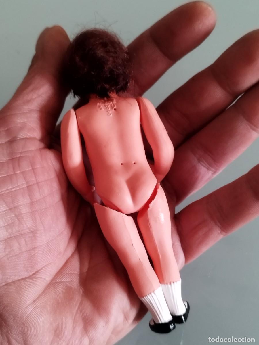 Mu&ntilde;ecas celuloide: Antigua peque&ntilde;a mu&ntilde;eca de celuloide francesa, con peluca. - Foto 6