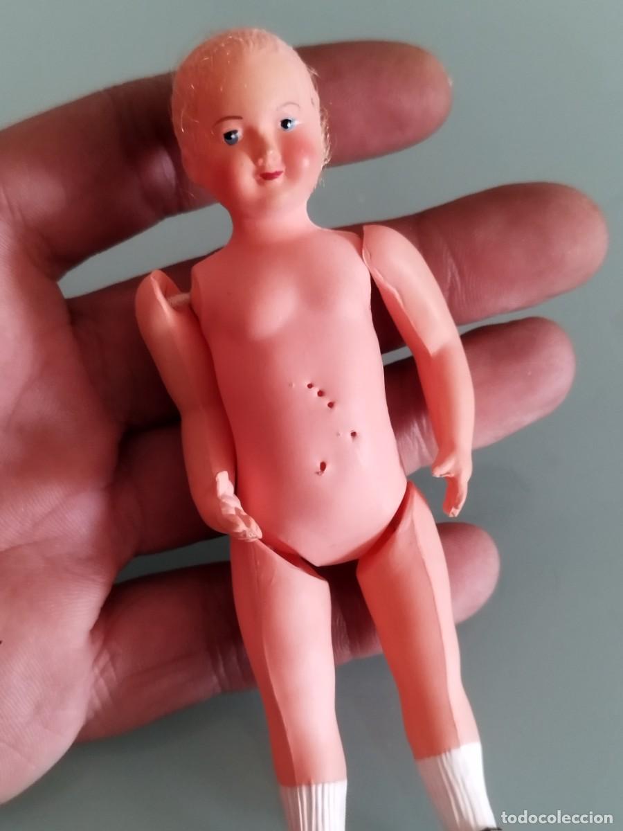 Mu&ntilde;ecas celuloide: Antigua peque&ntilde;a mu&ntilde;eca de celuloide francesa. - Foto 2