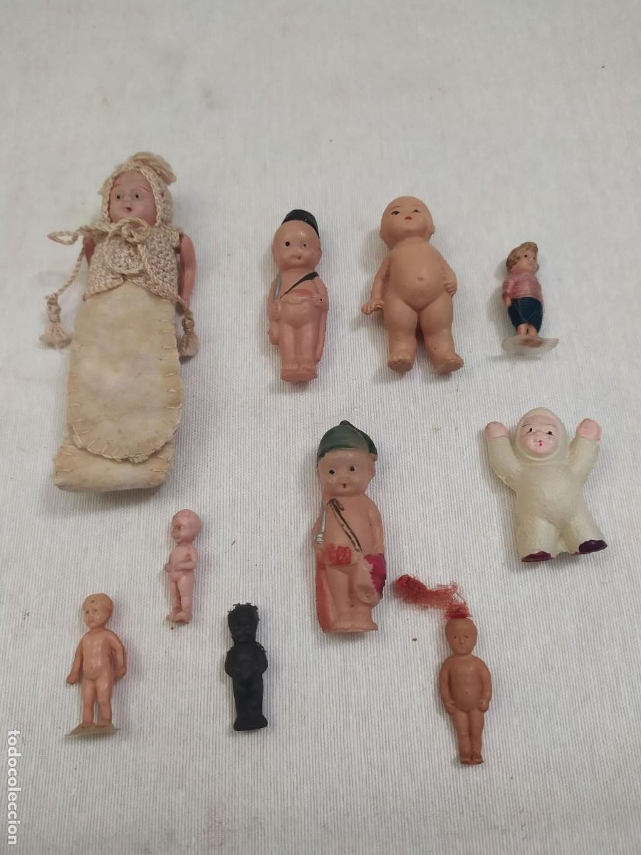 Mu&ntilde;ecas celuloide: Peque&ntilde;os beb&eacute;s de celuloide. 10 mu&ntilde;ecos. 2,5cm - 7cm. - Foto 1
