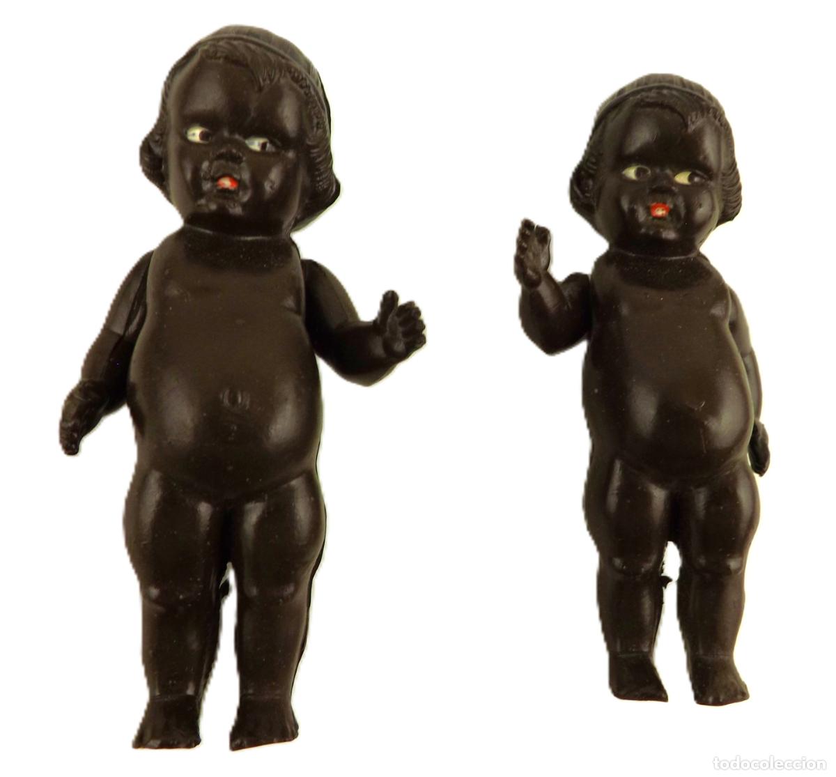 Mu&ntilde;ecas celuloide: Pareja de antiguos mu&ntilde;ecos miniatura de celuloide. D&eacute;cada de los 50 - Foto 2
