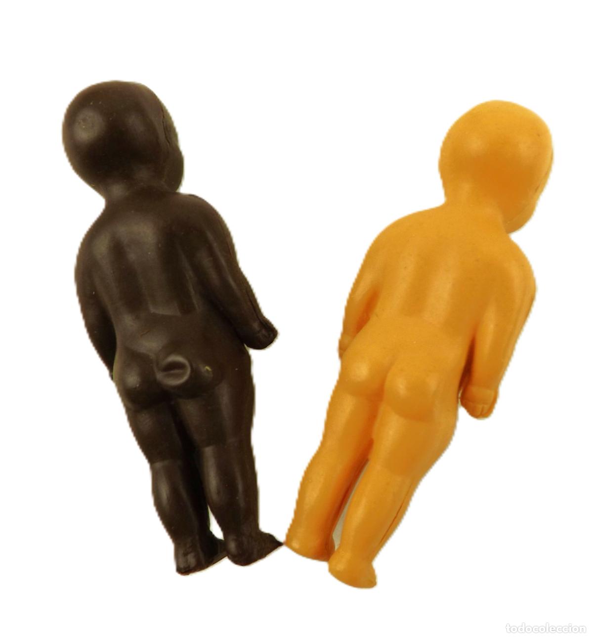 Mu&ntilde;ecas celuloide: Pareja de antiguos mu&ntilde;ecos miniatura de celuloide. Blanco y negro. D&eacute;cada de los 50 - Foto 3