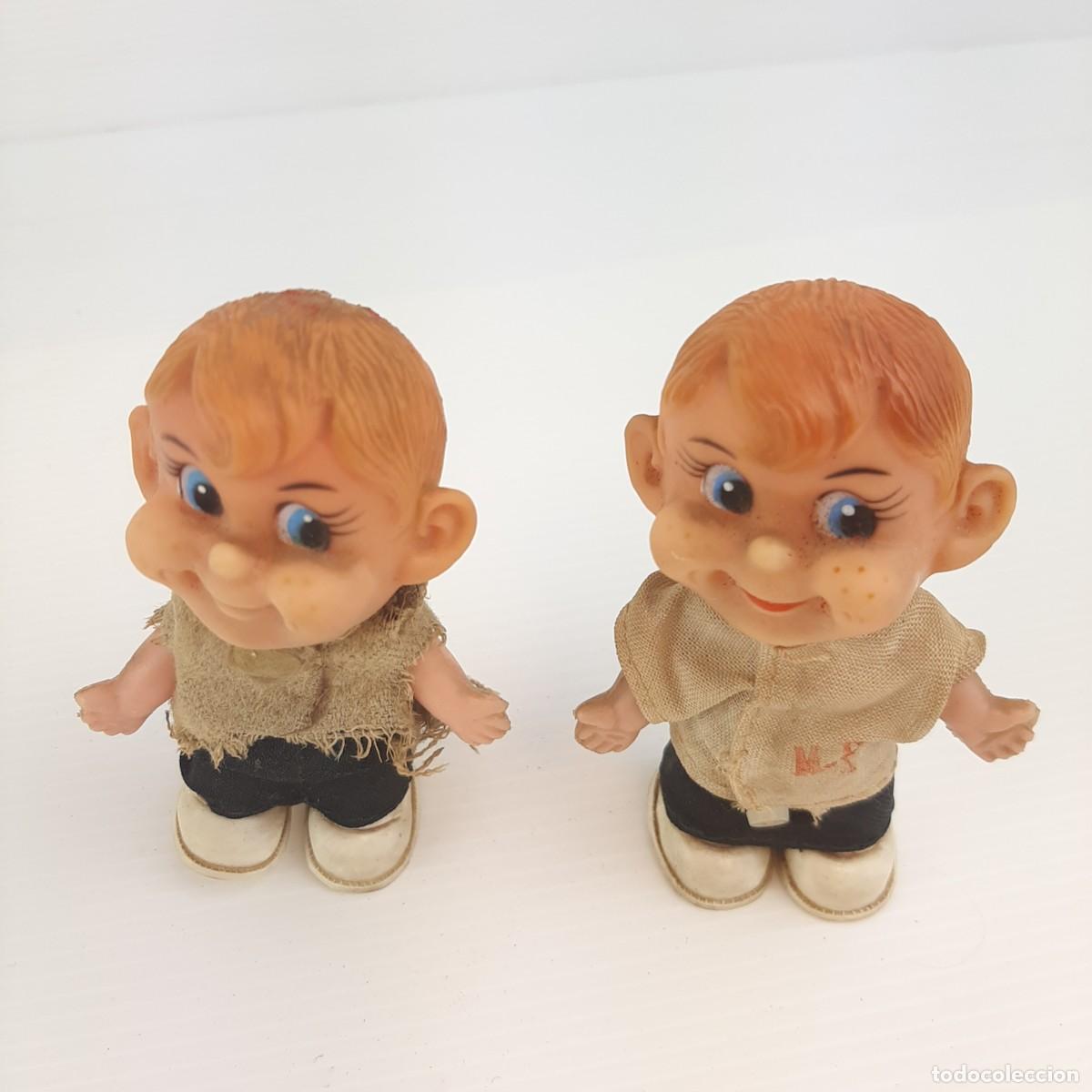 Mu&ntilde;ecas celuloide: Coppia Bambole Mascotte Gomma Vintage Made in Hong Kong Anni '60/'70 h 9 cm