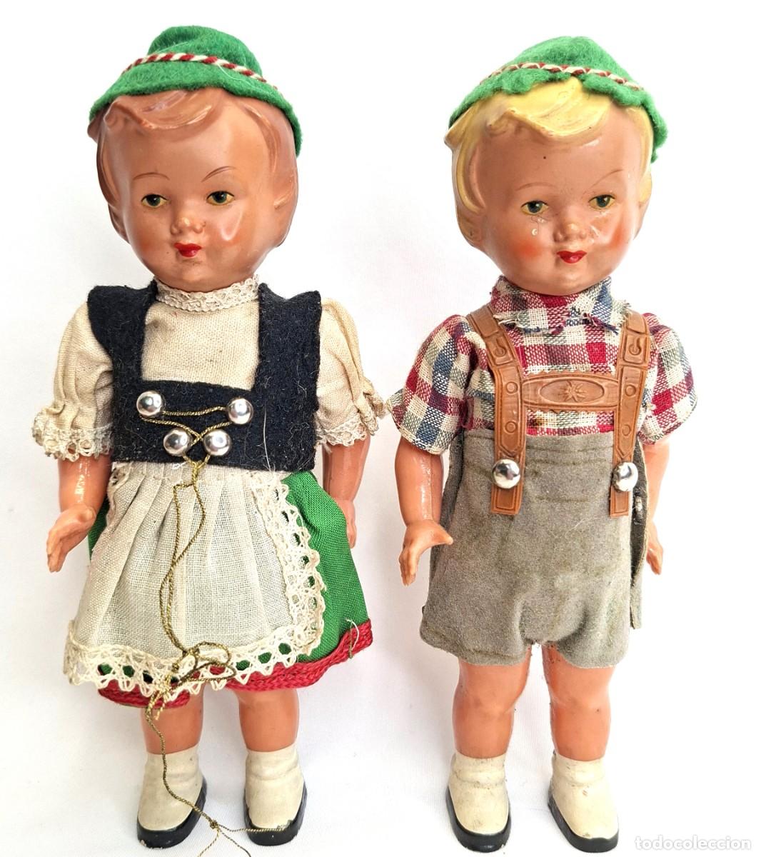 Mu&ntilde;ecas celuloide: PAREJA DE MU&Ntilde;ECOS CELULOIDE, VESTIDOS REGIONAL ALEMANA. 16cm.