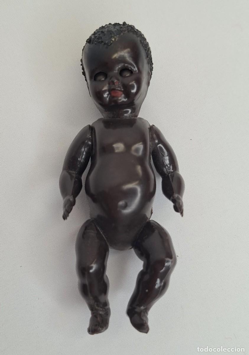 Mu&ntilde;ecas celuloide: MU&Ntilde;ECO BEBE DE CELULOIDE NEGRO, OJOS DURMIENTES MIDE 9 cm. - Foto 2