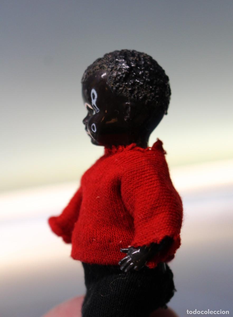 Mu&ntilde;ecas celuloide: Peque&ntilde;a mu&ntilde;eca articulada, ojos durmientes, negrita. &iquest;Celuloide? Circa 1950. - Foto 3