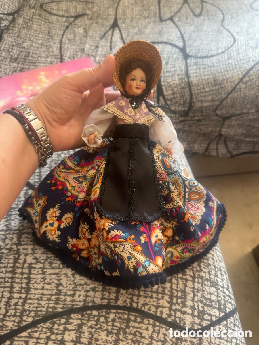 Mu&ntilde;ecas celuloide: Mu&ntilde;eca con vestido regional del a&ntilde;o 1940 aprox - Foto 2