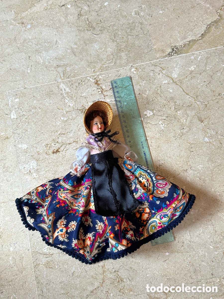 Mu&ntilde;ecas celuloide: Mu&ntilde;eca con vestido regional del a&ntilde;o 1940 aprox - Foto 4