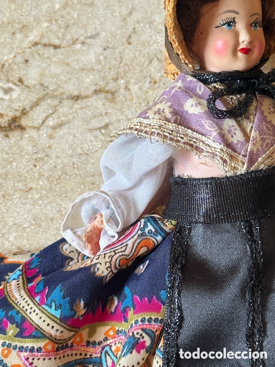 Mu&ntilde;ecas celuloide: Mu&ntilde;eca con vestido regional del a&ntilde;o 1940 aprox - Foto 6