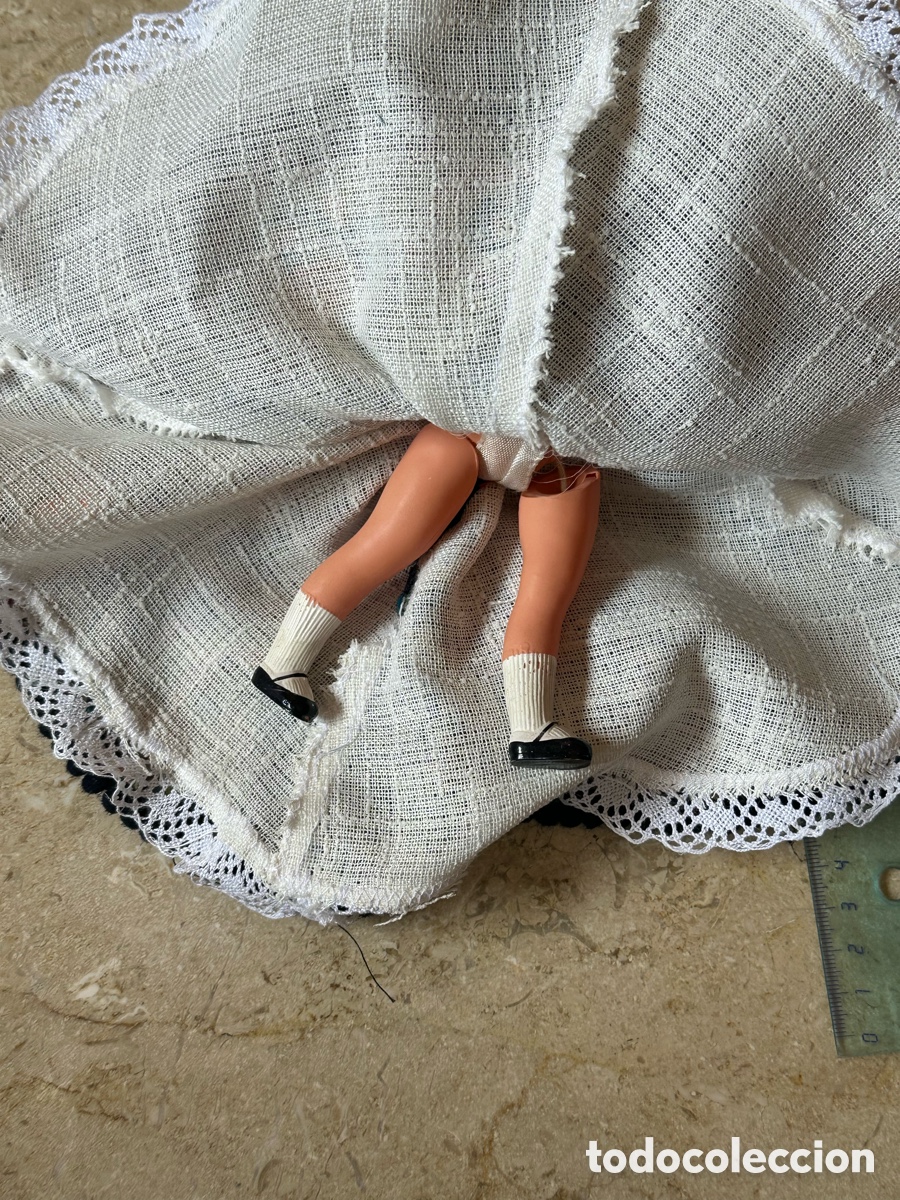 Mu&ntilde;ecas celuloide: Mu&ntilde;eca con vestido regional del a&ntilde;o 1940 aprox - Foto 9