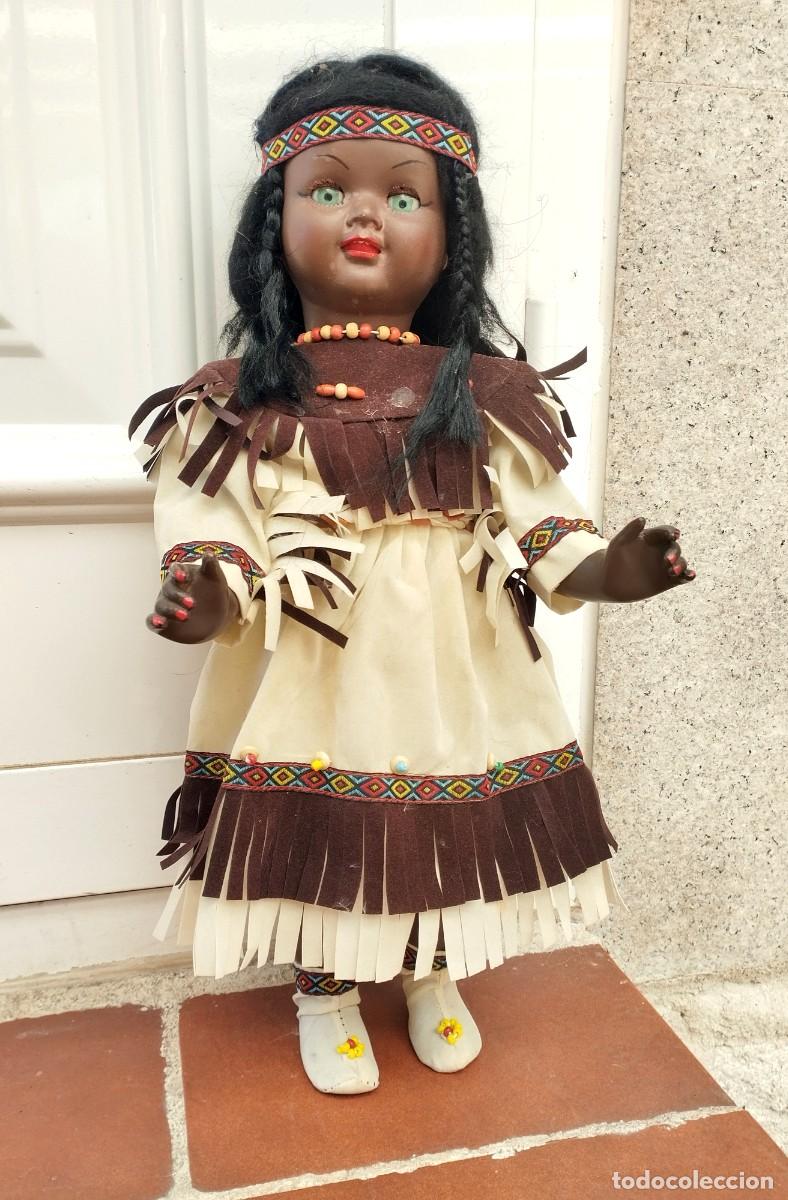 Mu&ntilde;ecas celuloide: Mu&ntilde;eca antigua celuloide negra A&ntilde;os 50 o 60 vestida de india, ojos verdes