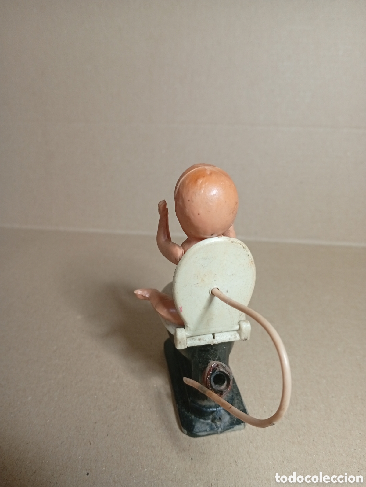 Mu&ntilde;ecas celuloide: Mu&ntilde;eco de baquelita en wc - Foto 3