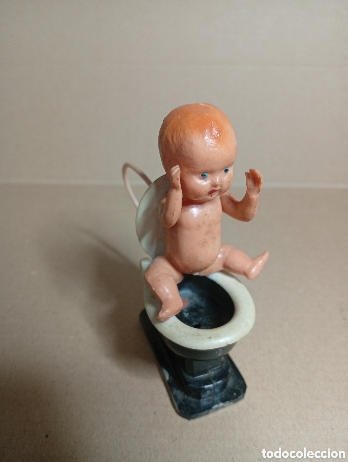 Mu&ntilde;ecas celuloide: Mu&ntilde;eco de baquelita en wc - Foto 5