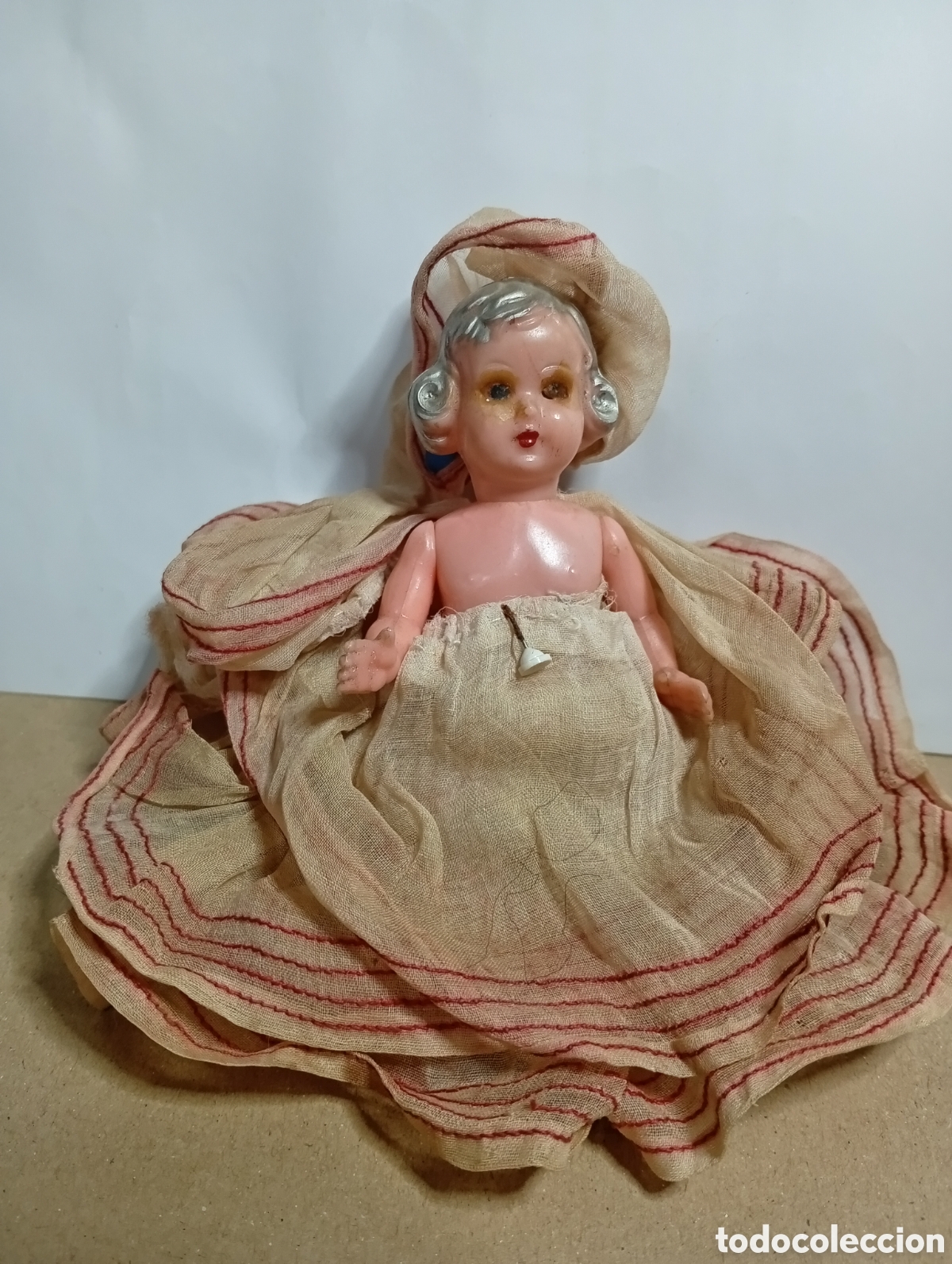 Mu&ntilde;ecas celuloide: Mu&ntilde;eca con ampuloso besrido