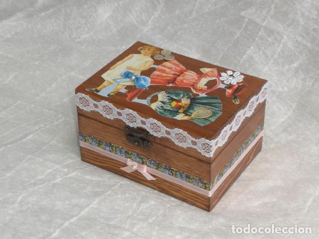 Mu&ntilde;ecas composici&oacute;n: PRECIOSO COFRE DECORADO CON BEBE TINY Y SU AJUAR - Foto 7