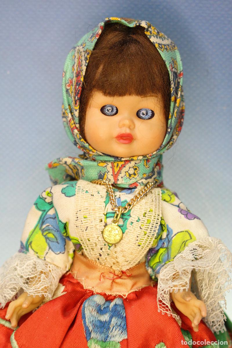 Mu&ntilde;ecas composici&oacute;n: Mu&ntilde;eca traje regional de Portugal, Nazar&eacute; &iquest;celuloide, composici&oacute;n? - Foto 2