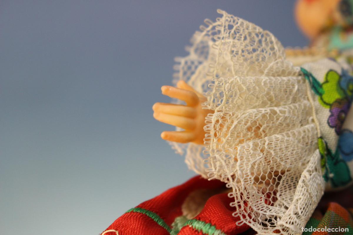 Mu&ntilde;ecas composici&oacute;n: Mu&ntilde;eca traje regional de Portugal, Nazar&eacute; &iquest;celuloide, composici&oacute;n? - Foto 5