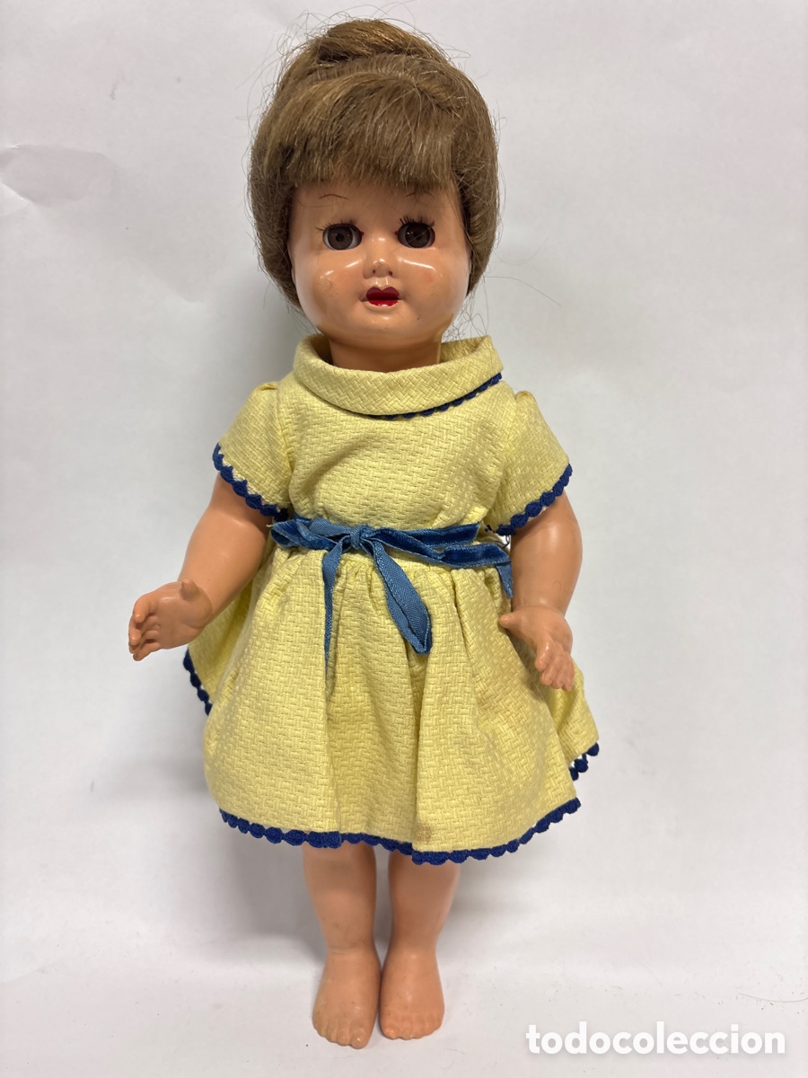 Mu&ntilde;ecas Composici&oacute;n: Antigua mu&ntilde;eca Urika a&ntilde;os 50. Vestida de origen mide 38 cm