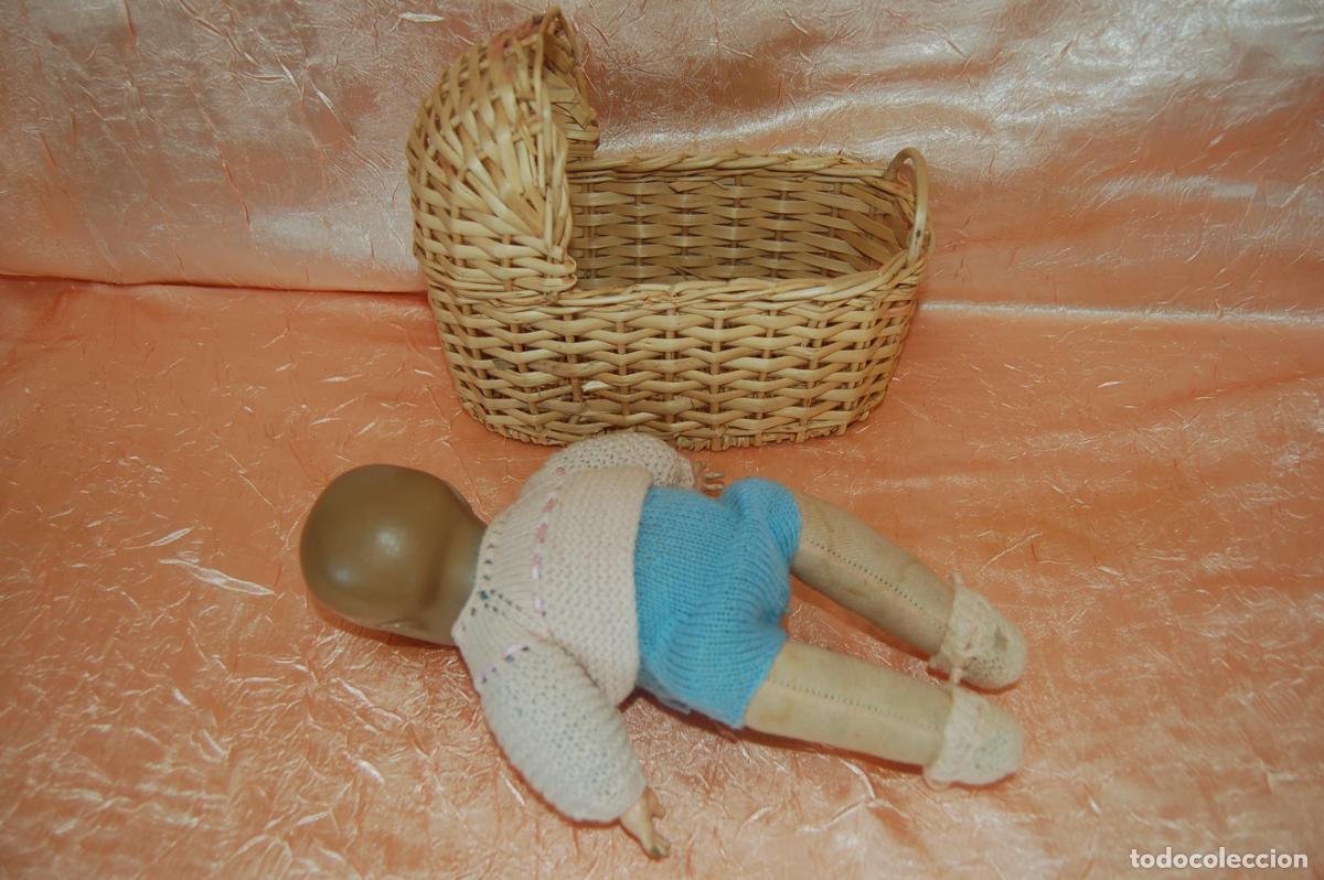 Mu&ntilde;ecas composici&oacute;n: beb&eacute; antiguo en cunita - Foto 4